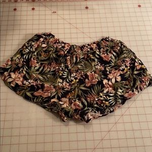 Elastic Floral Shorts